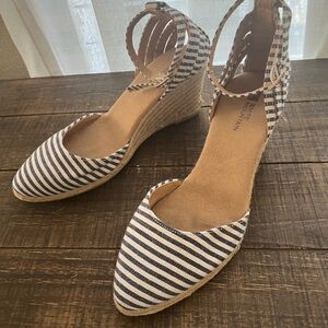 White Mountain Blue and White Espadrille Heels Wedges Stripes